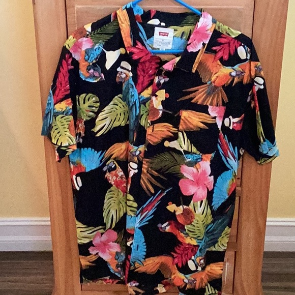 Tropical Black Shirt with Parrot Print Size XL - Picture 2 of 4